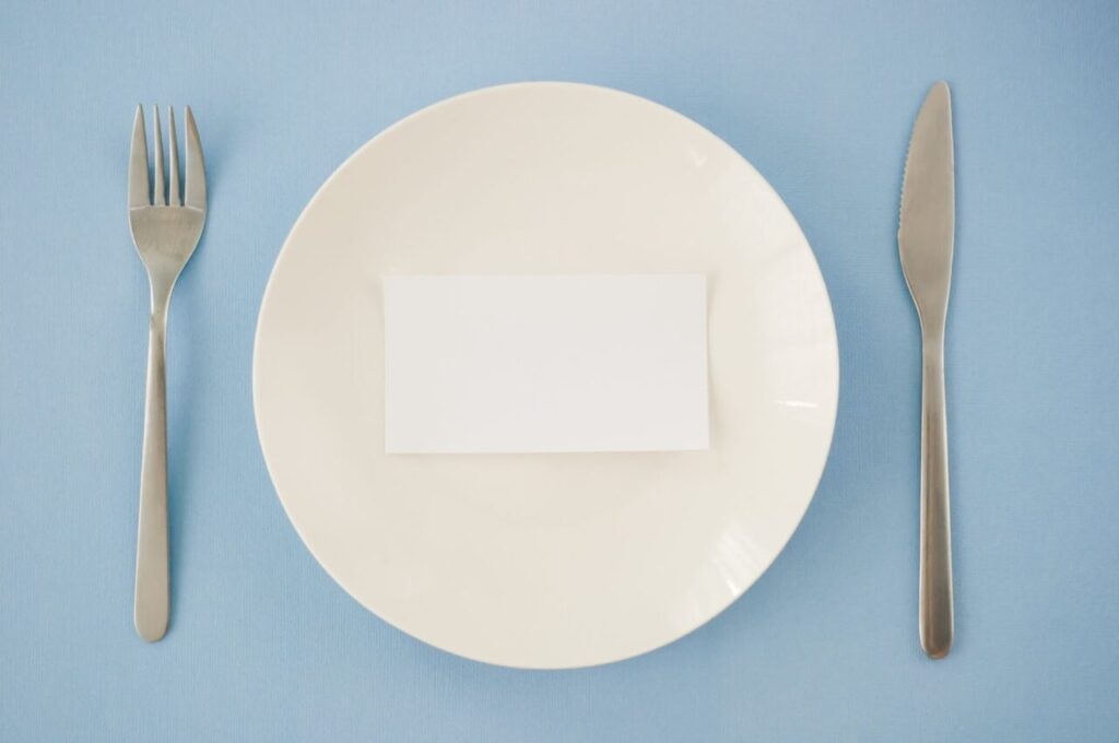 お皿とナイフ、フォーク