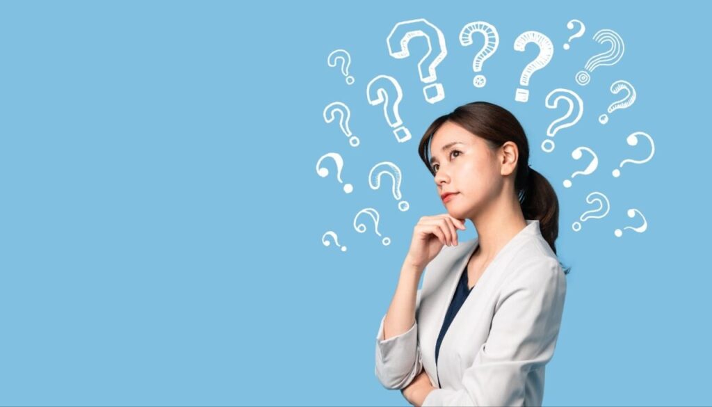 胃カメラは何歳からできるのかと考えている女性とはてなマーク