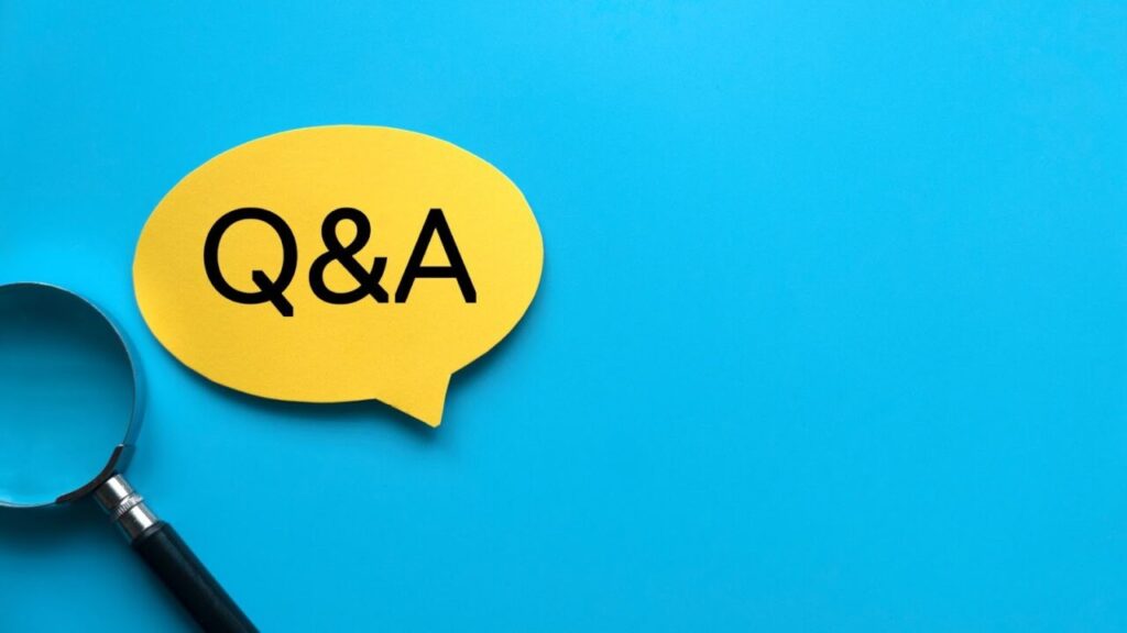 Q&Aと書かれた吹き出しと虫眼鏡