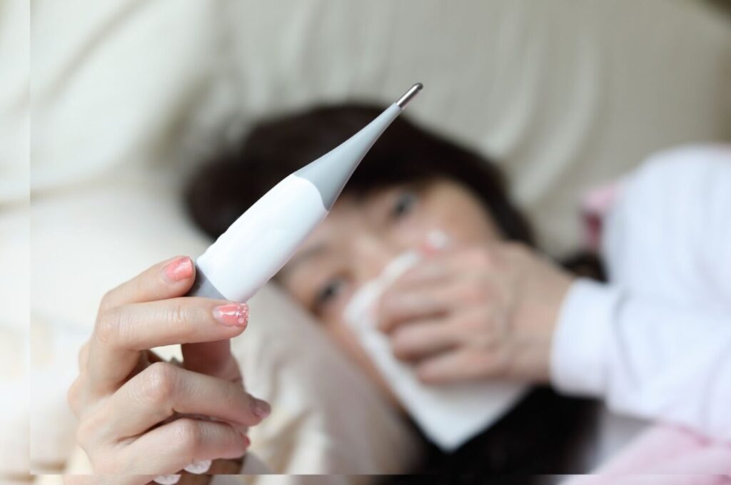 肝硬変・肝炎などの肝疾患で熱が出て寝込んでいる人